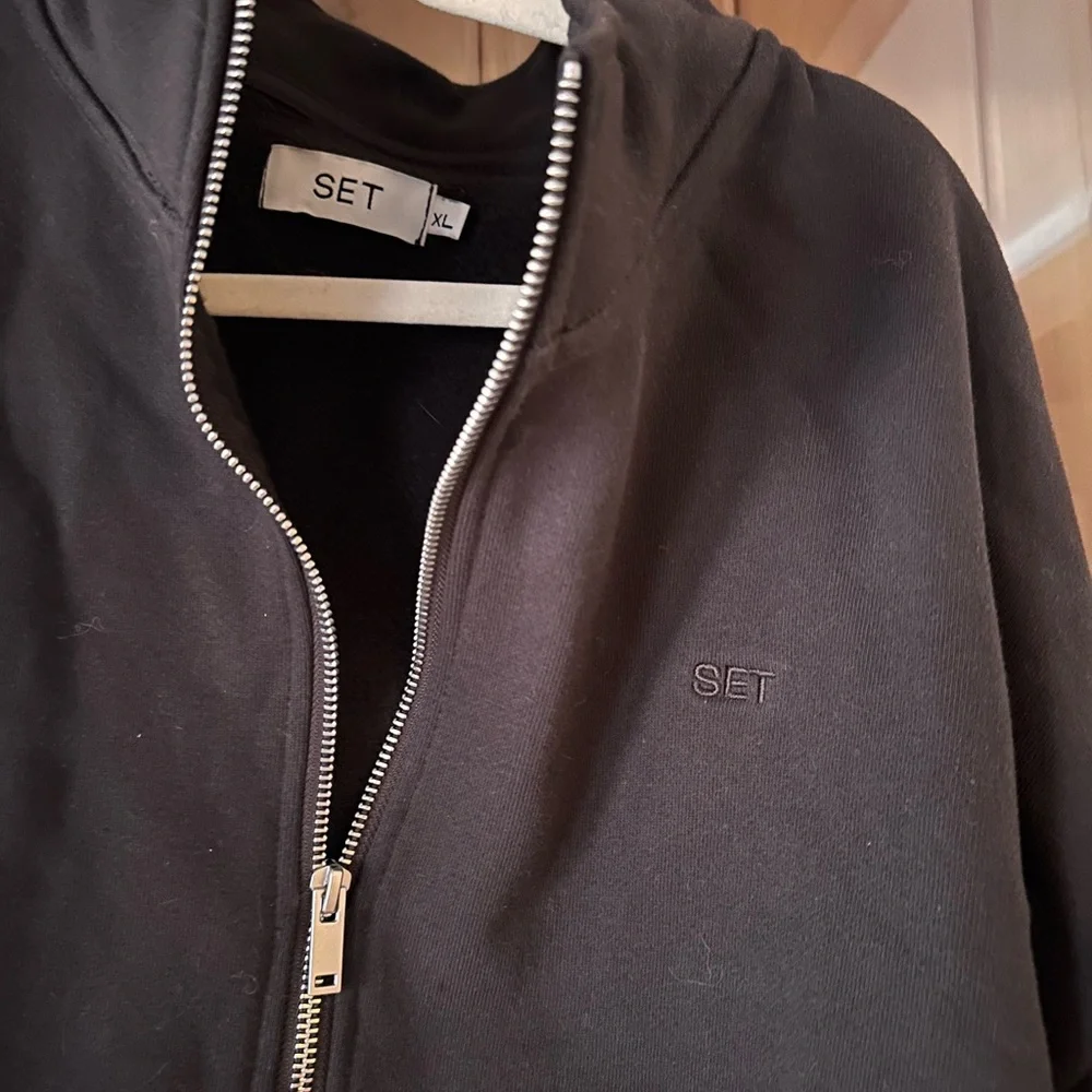 Set Active | heavyweight cropped half zip hoodie - Picture 4 of 5